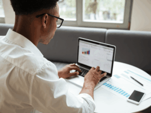 Digital tools for managing compliance after winning a tender in South Africa – tracking and reporting systems